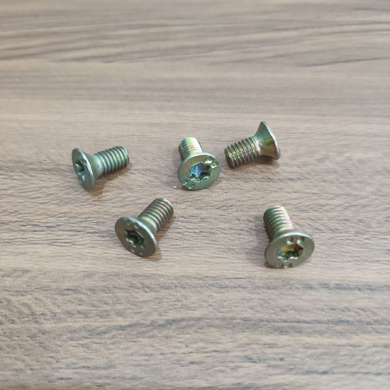 ⚙️ پیچ و مهره خودرو  – اتصال دقیق و بادوام